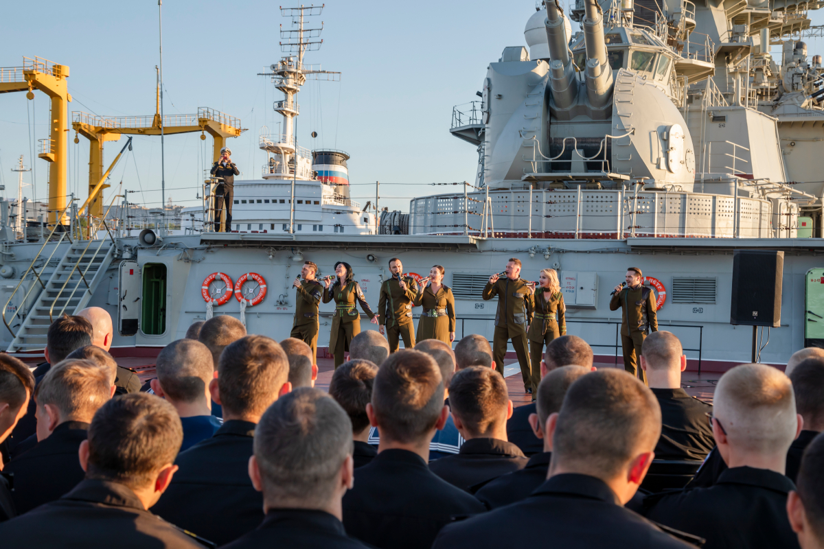 CDRA artists performed for the sailors in Severomorsk in honor of Navy Day.