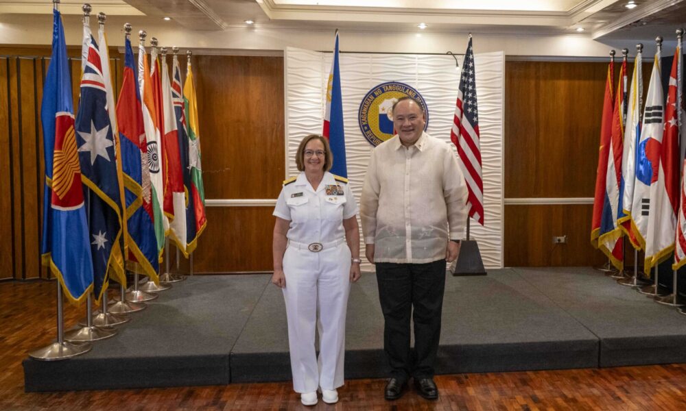 CNO Visits the Philippines