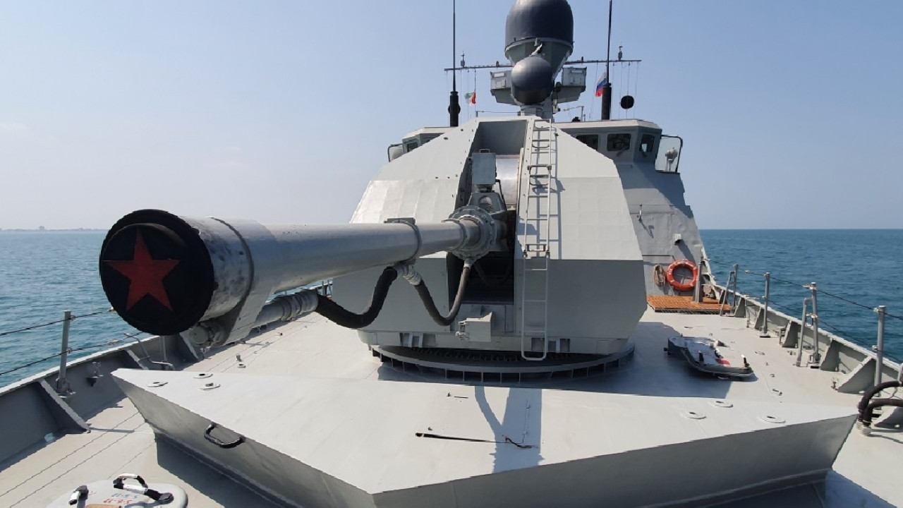 Caspian Flotilla Ships Visit the Port of Baku