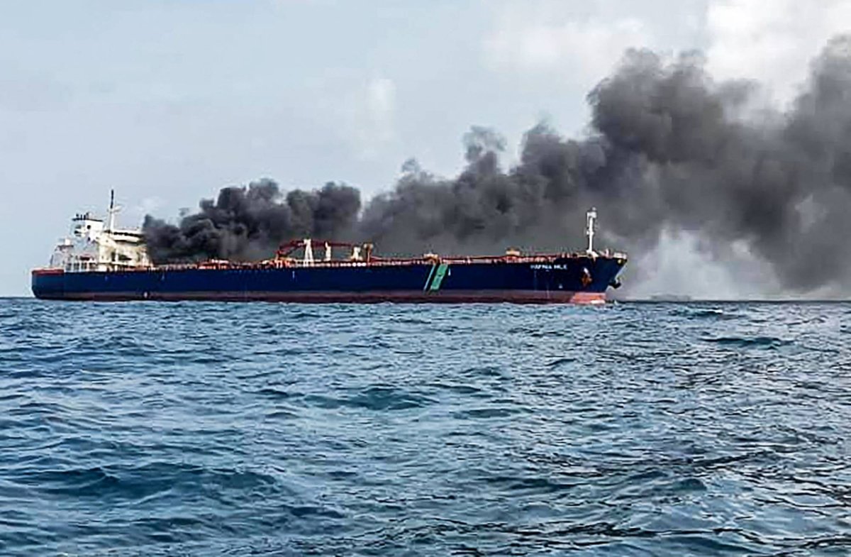 Collision near Singapore: Supertanker 'Ceres I' Detained in Malaysian Waters for Investigation