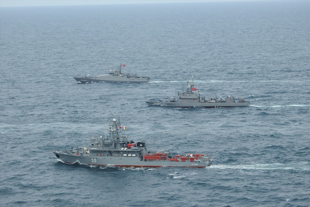 MCM BLACK SEA Task Group Conducts Exercises and Port Visit in Bulgaria