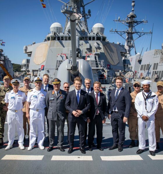 Minister of Defence of Finland Visits DESRON 15 and USS Benfold (DDG 65)