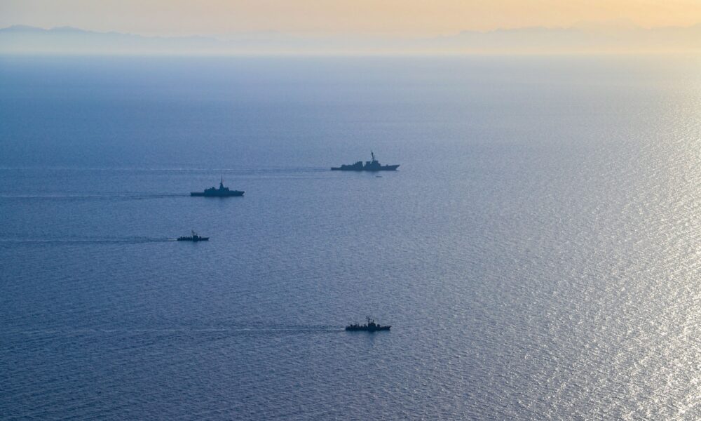 USS Michael Murphy (DDG 112) sails with the Egyptian navy.