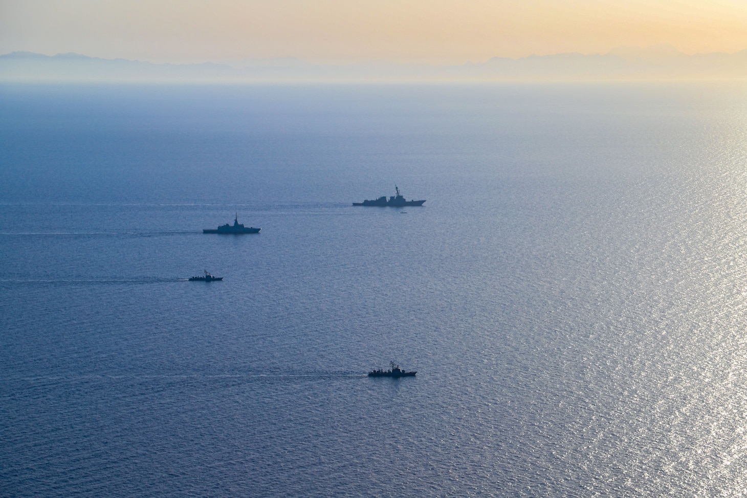 USS Michael Murphy (DDG 112) sails with the Egyptian navy.