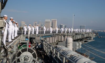 USS George Washington (CVN 73) departs Naval Air Station North Island.