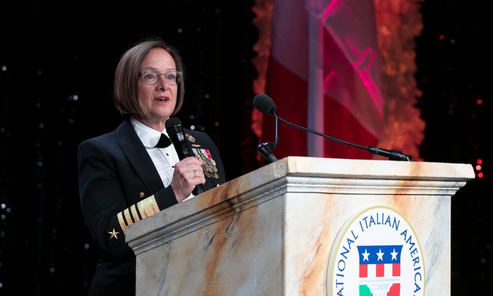 Chief of Naval Operations Receives Leonardo Da Vinci Award from National Italian American Foundation