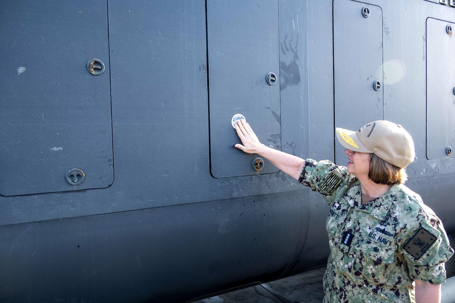 Chief of Naval Operations Highlights Robotic and Autonomous Systems with Visit to Orca Extra Large Unmanned Undersea Vehicle