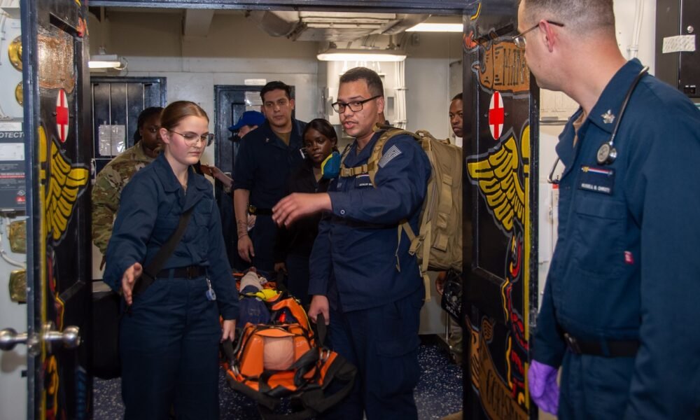 U.S. Army Medics Train with Navy Corpsmen aboard USS Ronald Reagan (CVN 76)